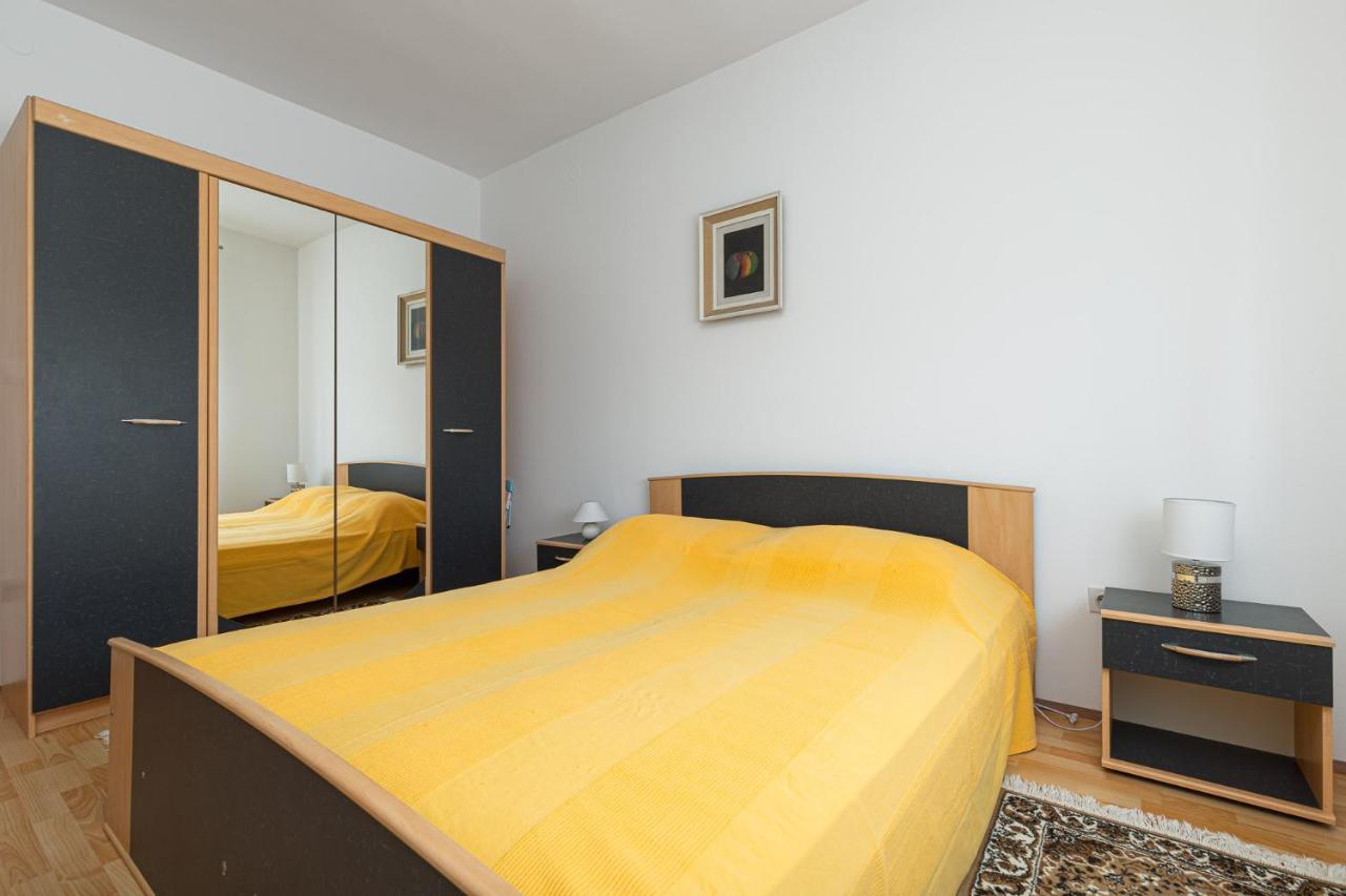 Apartment Vlado *